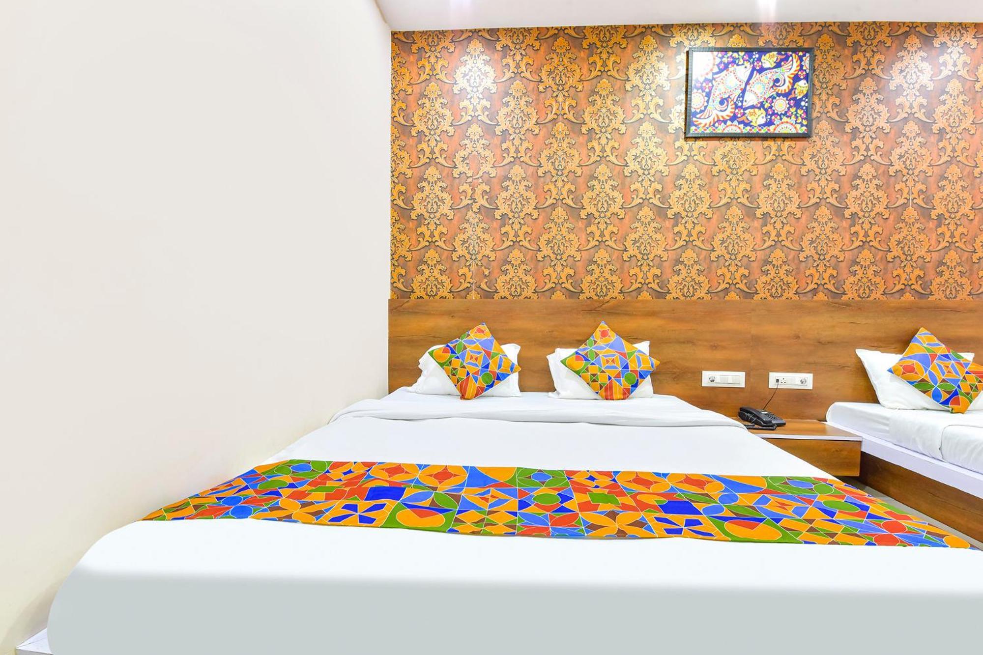 Fabhotel Raghumani Palace Ujjain Buitenkant foto
