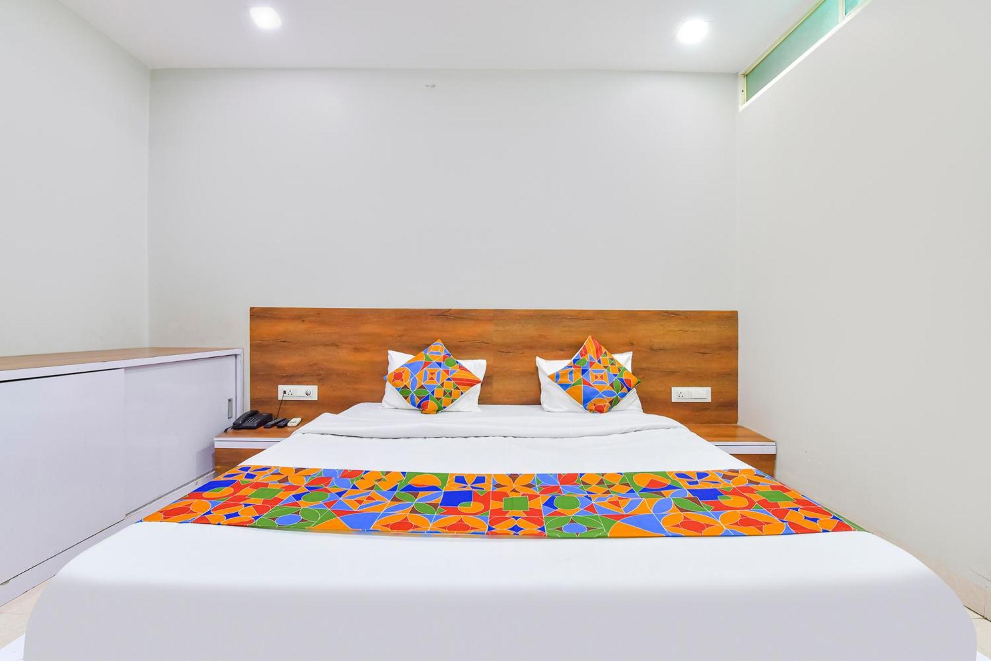 Fabhotel Raghumani Palace Ujjain Buitenkant foto