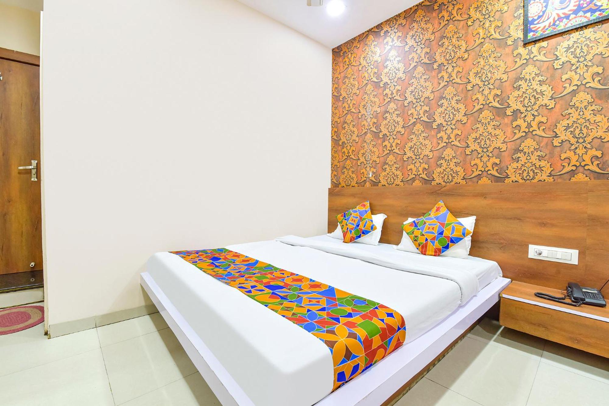 Fabhotel Raghumani Palace Ujjain Buitenkant foto